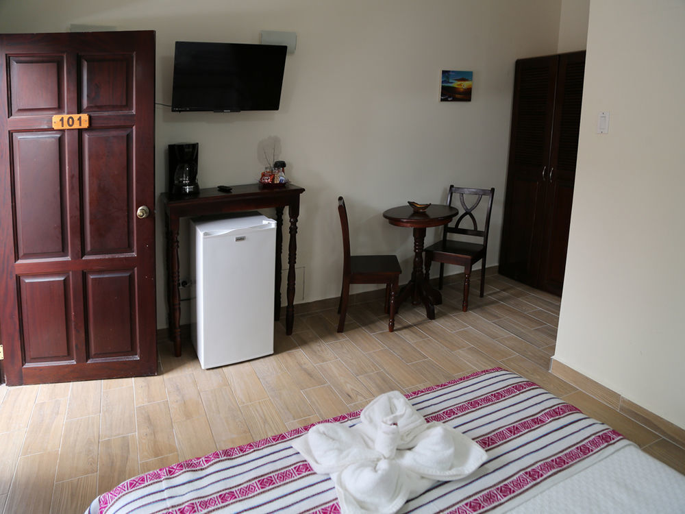Jans Hotel Caye Caulker Eksteriør bilde
